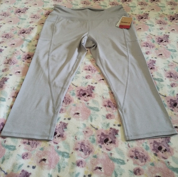 Reebok Skinny Capri Training🏃 Leggings - Size M - Picture 3 of 12